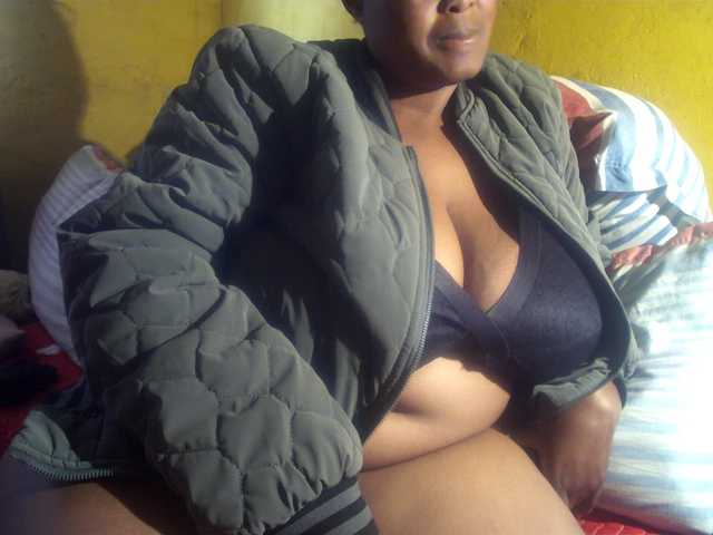 Melonboobs1 from BongaCams