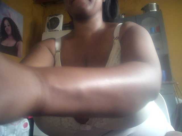 Melonboobs1's BongaCams show and profile