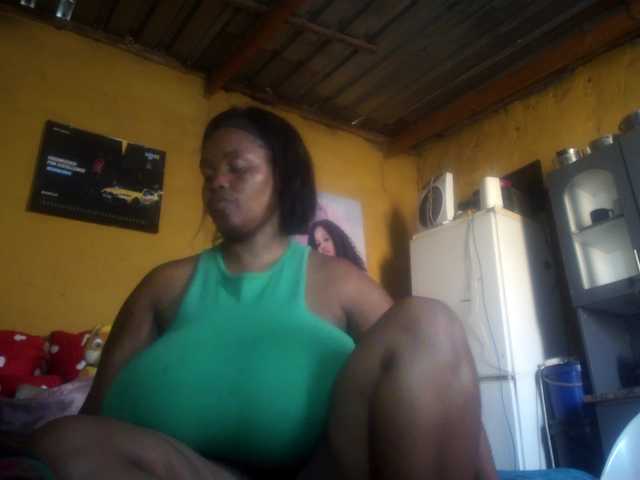 Melonboobs1 live cam profile