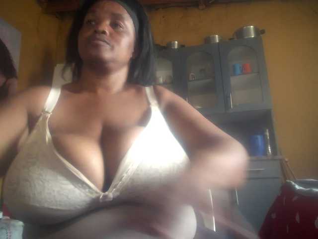 Melonboobs1's BongaCams show and profile