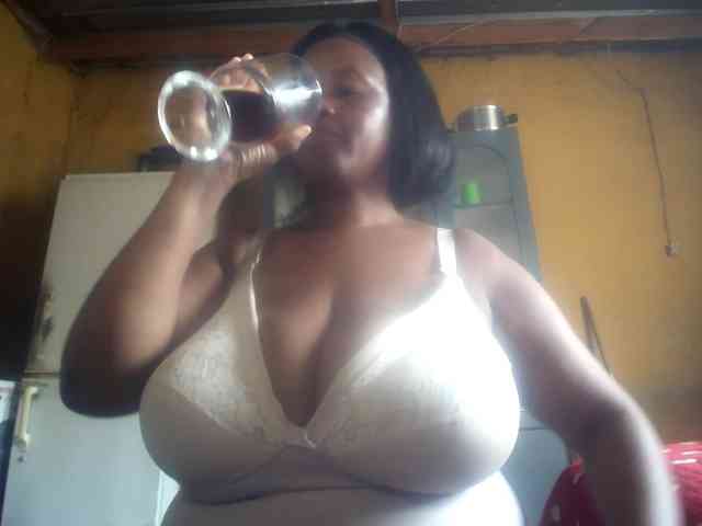 Melonboobs1 Live Webcam on BongaCams