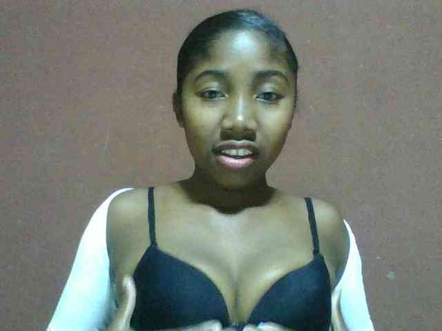Annah21 webcam
