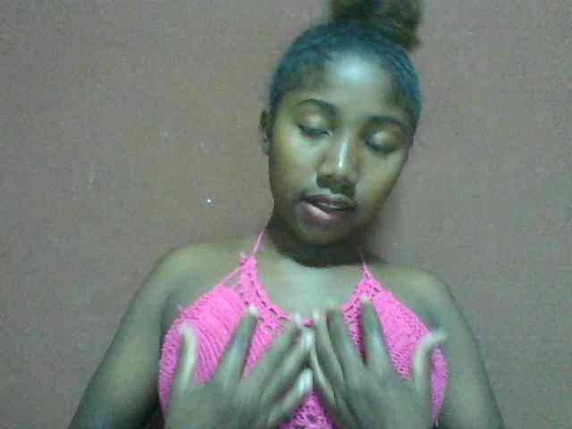 Annah21 webcam