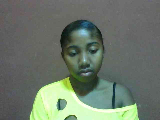 Annah21 webcam