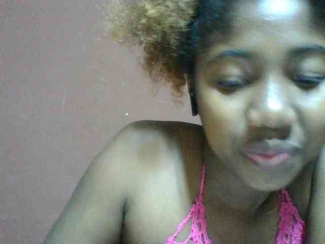 Annah21 webcam
