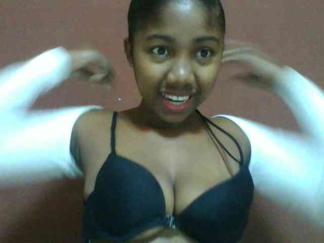 Annah21 webcam