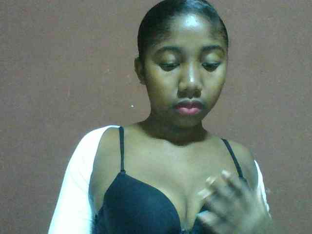 Annah21 webcam