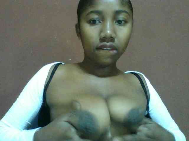 Annah21 webcam