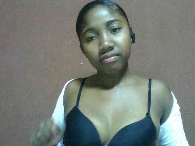 Annah21 webcam