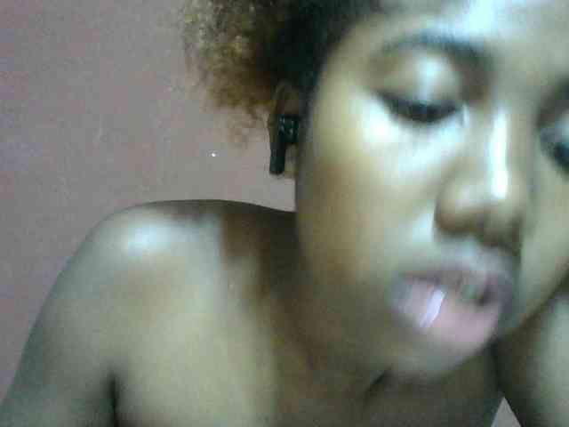 Annah21 webcam