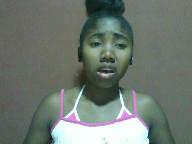 Annah21 webcam