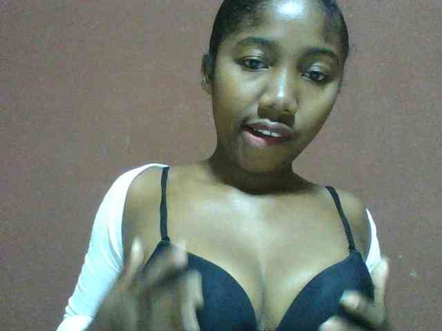Annah21 webcam