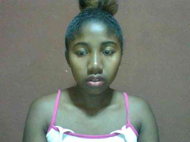 Annah21 webcam