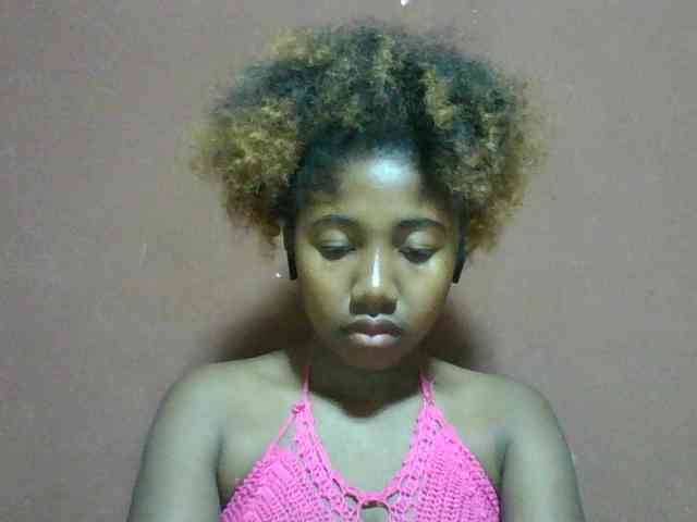 Annah21 webcam