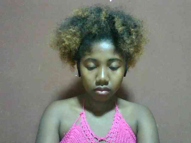 Annah21 webcam