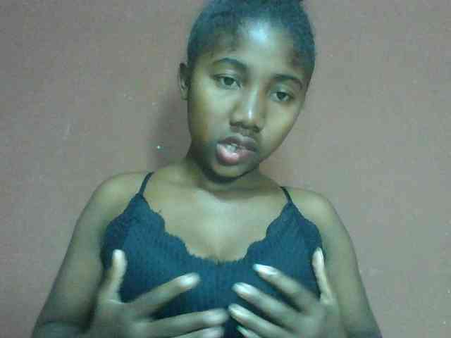 Annah21 webcam