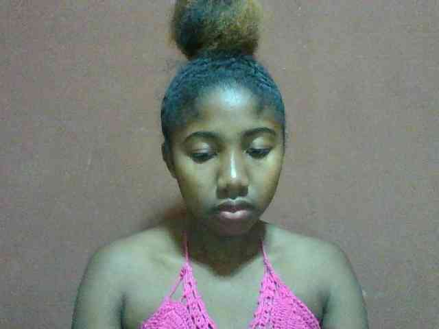 Annah21 webcam