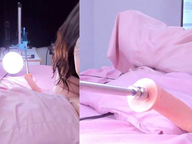 Kinky-cloe webcam bongacams model stream image