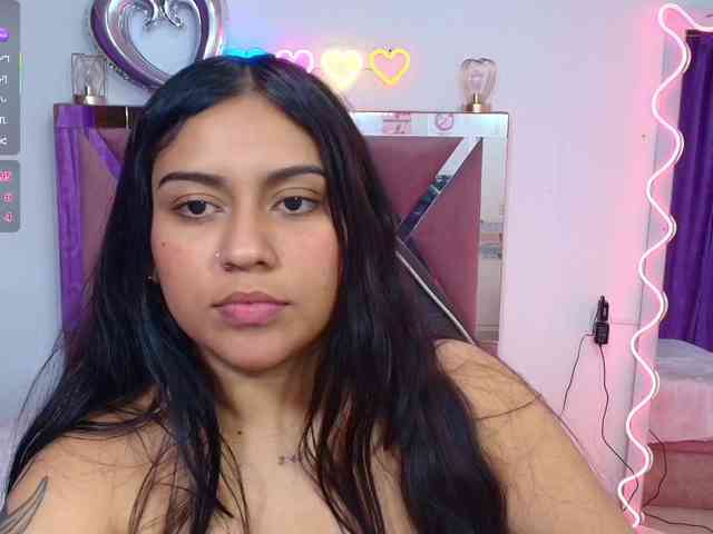 kendra-tay webcam