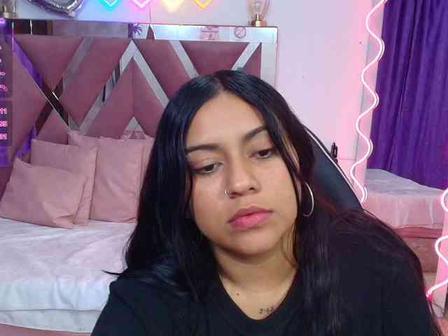 kendra-tay webcam