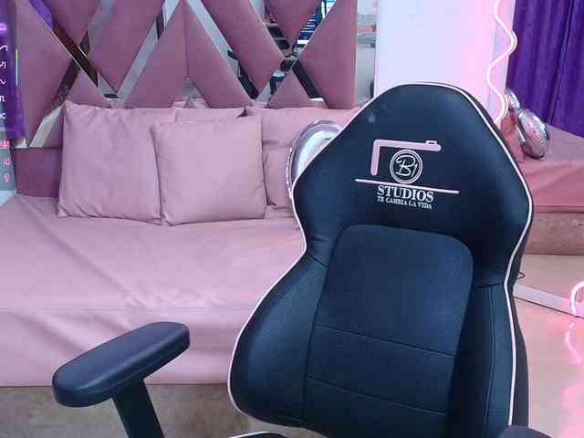 kendra-tay webcam
