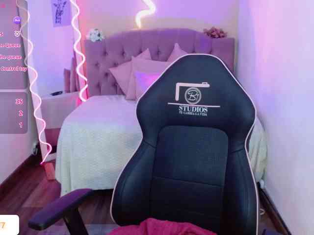 kendra-tay webcam