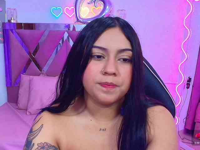 kendra-tay webcam