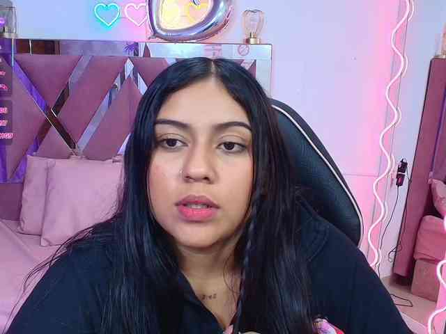 kendra-tay webcam