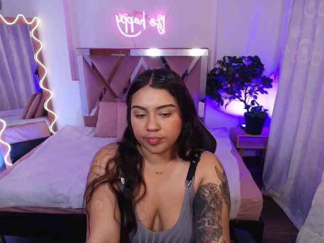 kendra-tay webcam
