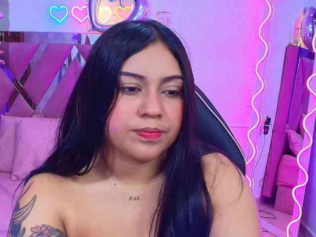 kendra-tay webcam