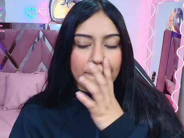kendra-tay webcam