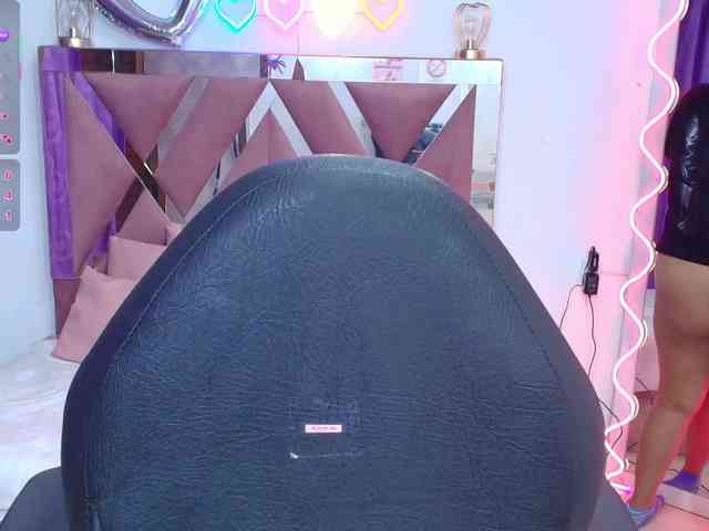 kendra-tay webcam