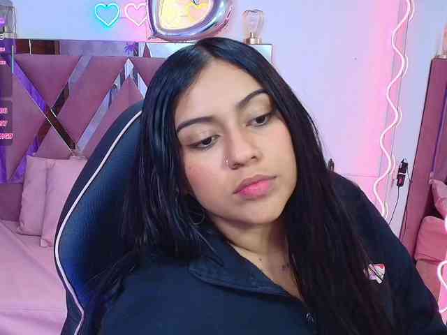 kendra-tay webcam