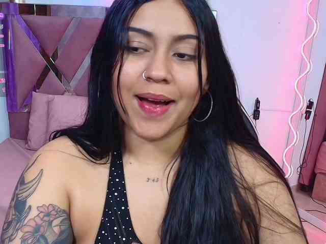 kendra-tay webcam