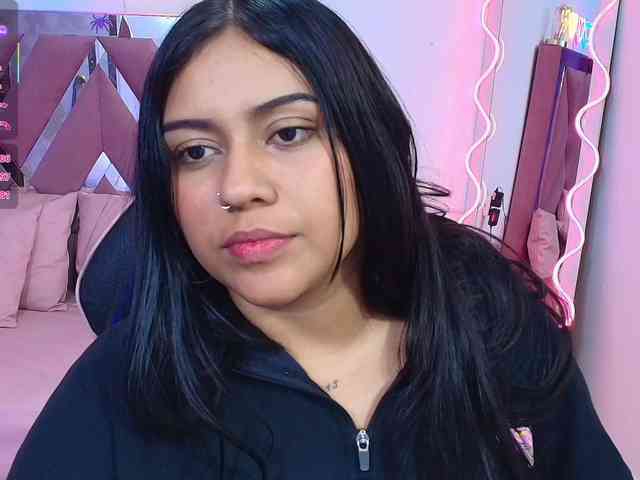 kendra-tay webcam