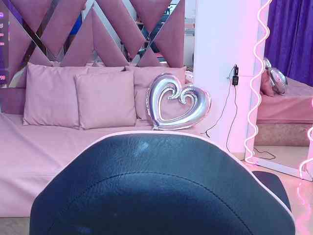 kendra-tay webcam