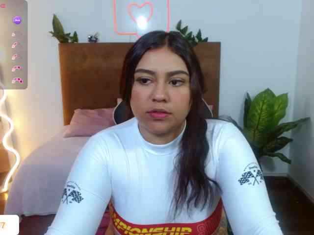 kendra-tay webcam