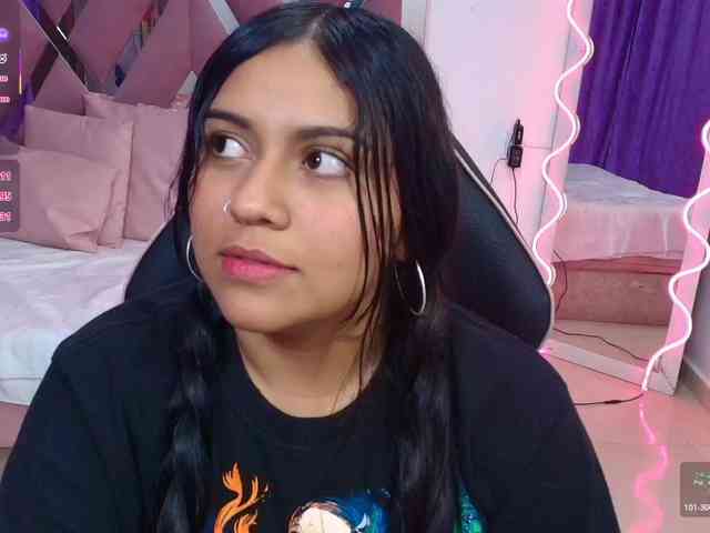 kendra-tay webcam