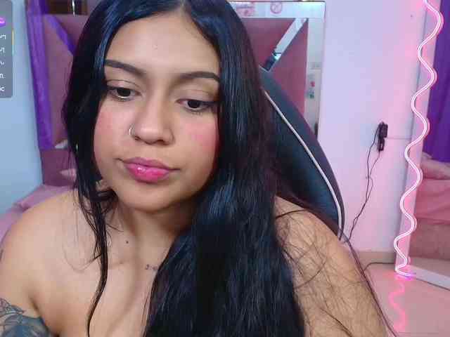 kendra-tay webcam