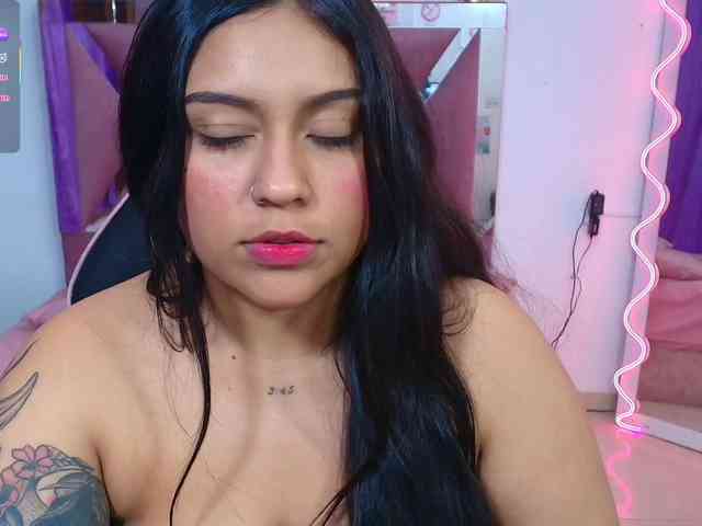 kendra-tay webcam