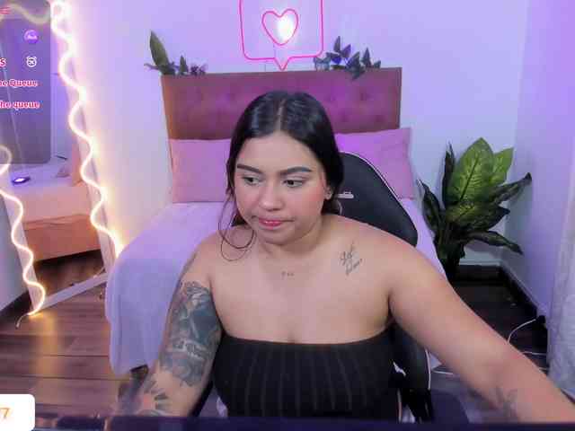 kendra-tay webcam