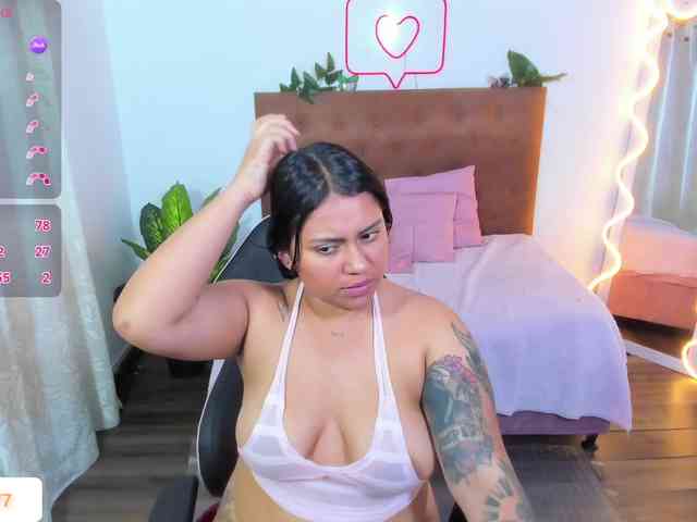 kendra-tay webcam