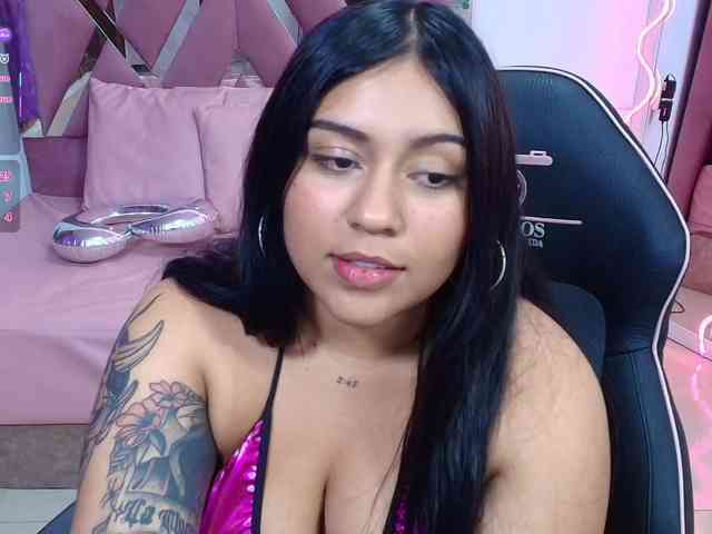 kendra-tay webcam