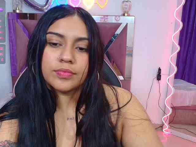 kendra-tay webcam