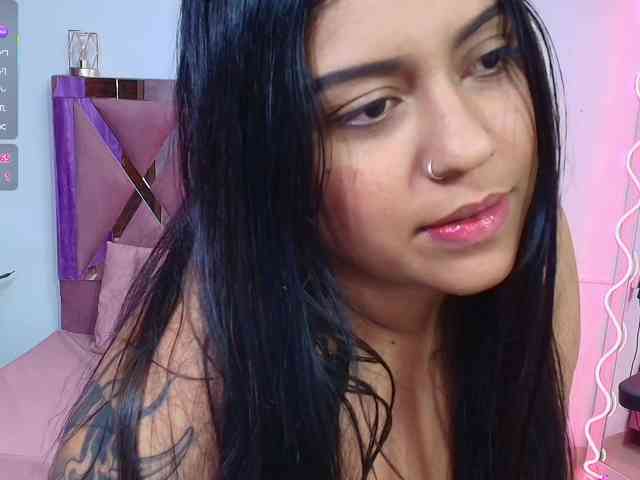 kendra-tay webcam