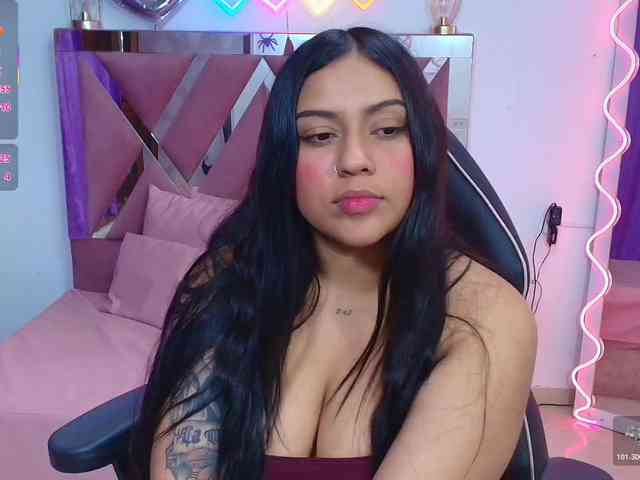 kendra-tay webcam