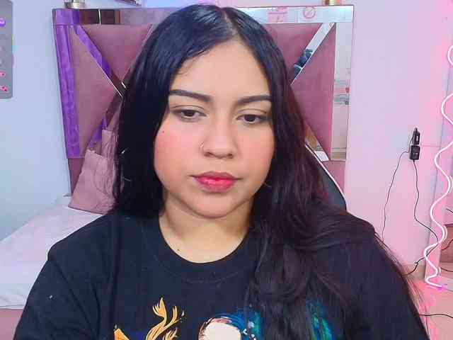 kendra-tay webcam