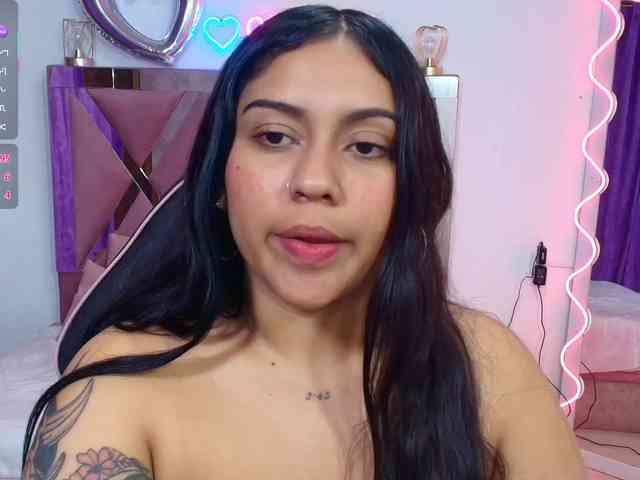 kendra-tay webcam