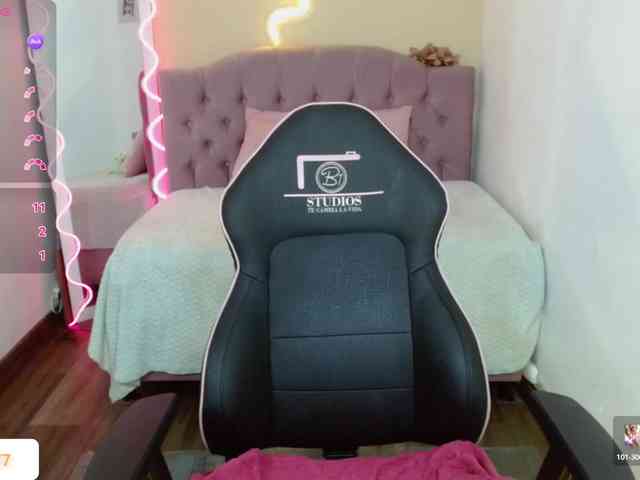 kendra-tay webcam