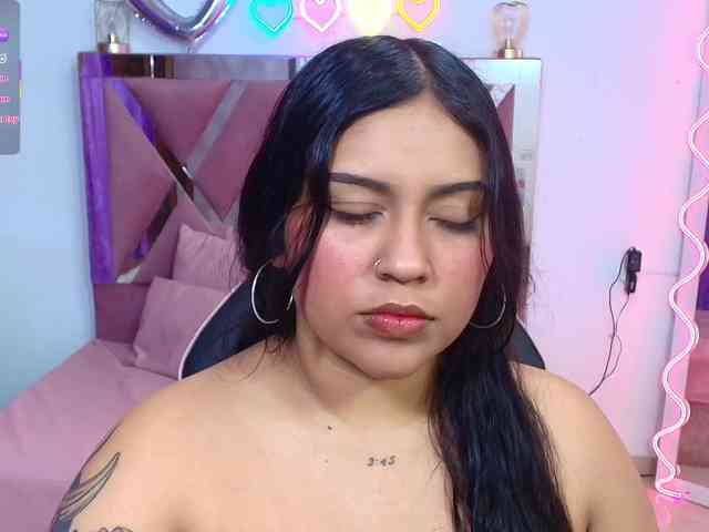 kendra-tay webcam